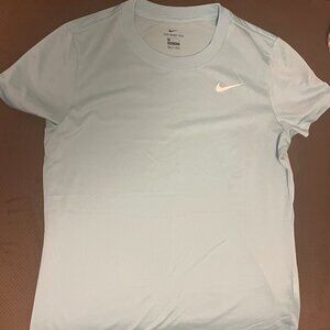 Nike Women's Dri-FIT Legend T-Shirt Size Medium